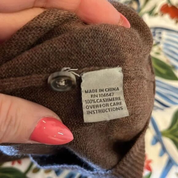 Kinross Chocolate Men's Collared Sweater - Picture 10 of 12